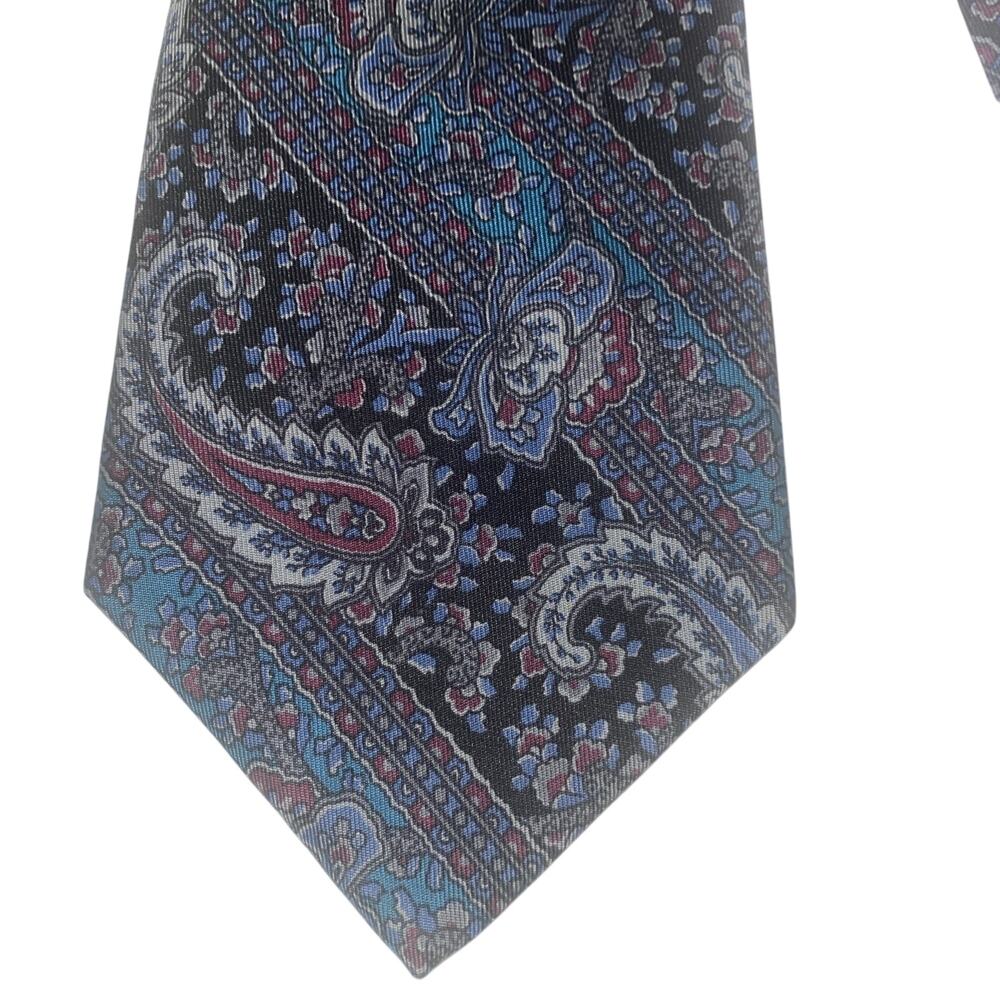 Christian Dior Men Necktie Silk Made in USA Paisley Classic Luxury 56”X3.75”